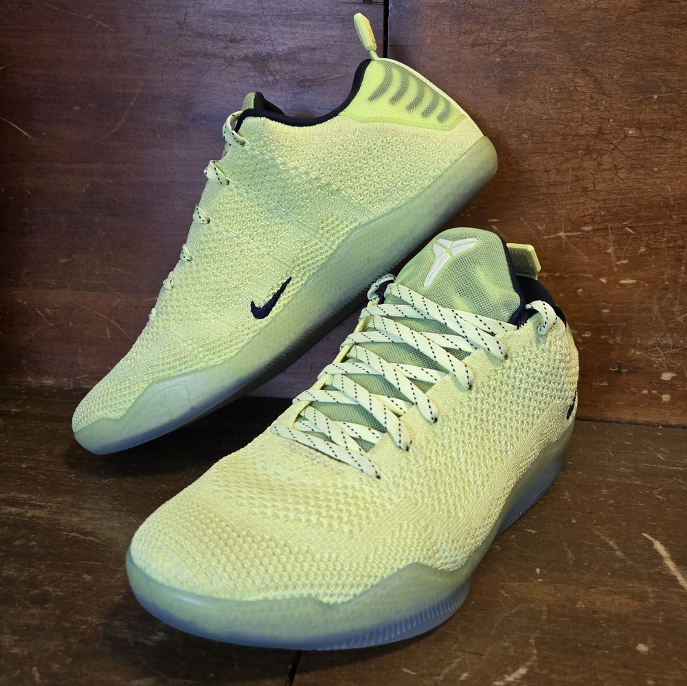 Nike Kobe 11 4KB Ghost Of Christmas Past Sz 10